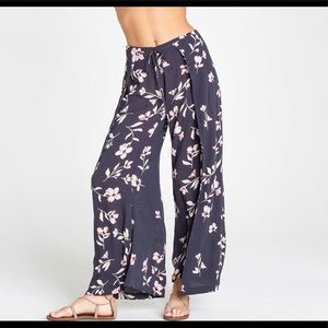 Billabong printed wrap pants